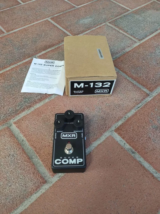 MXR SUPER COMP M132