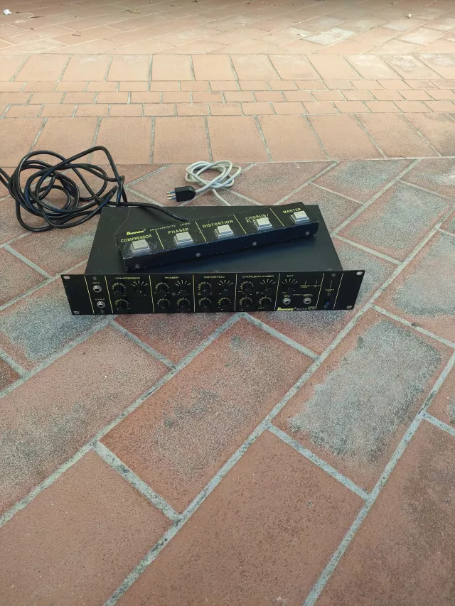 IBANEZ UE 400