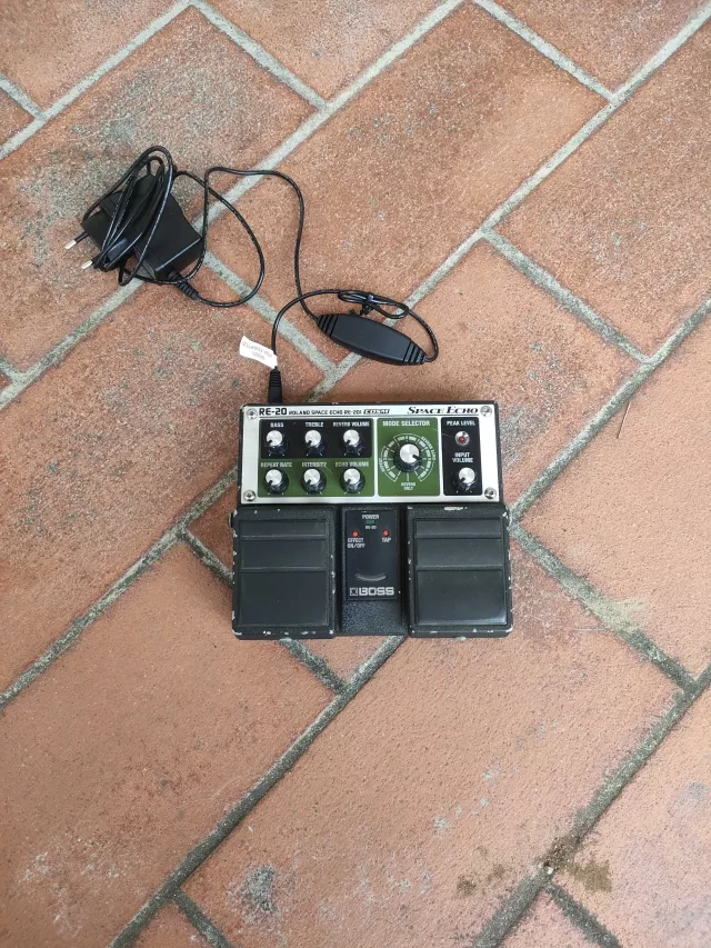BOSS RE-20 SPACE ECHO