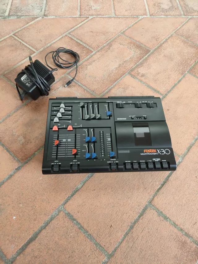 FOSTEX X-30