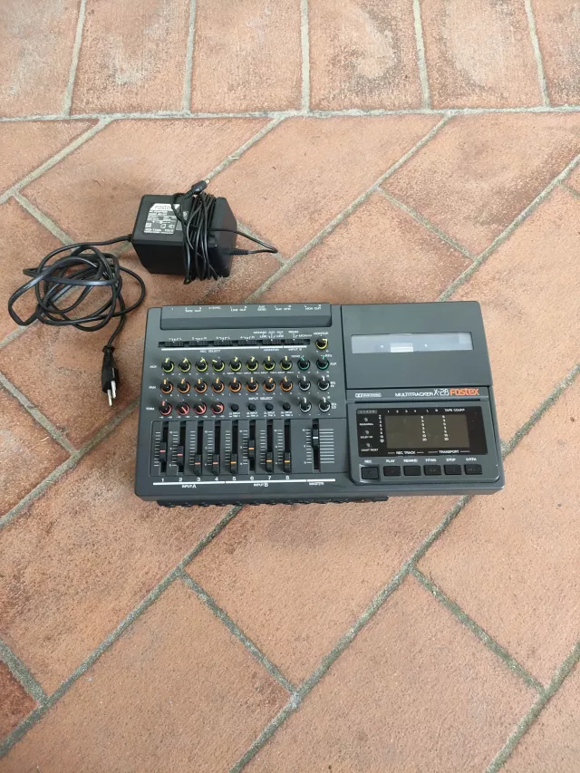 FOSTEX X-28