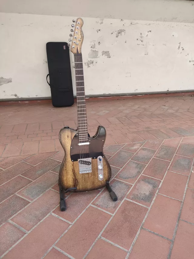FACTORY GUITAR TELECASTER