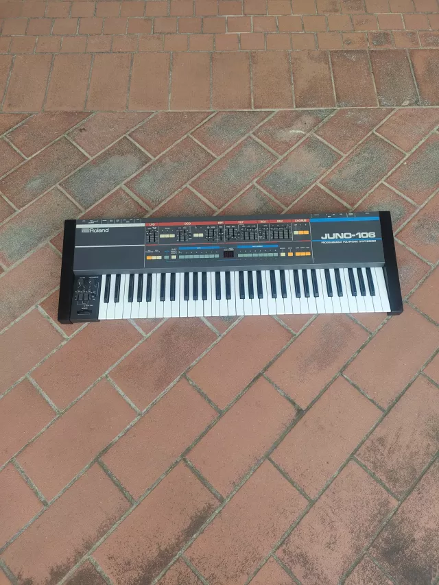 ROLAND JUNO 106