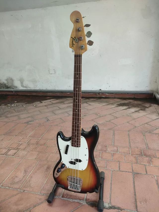 FENDER MUSTANG BASS LEFTY 1976