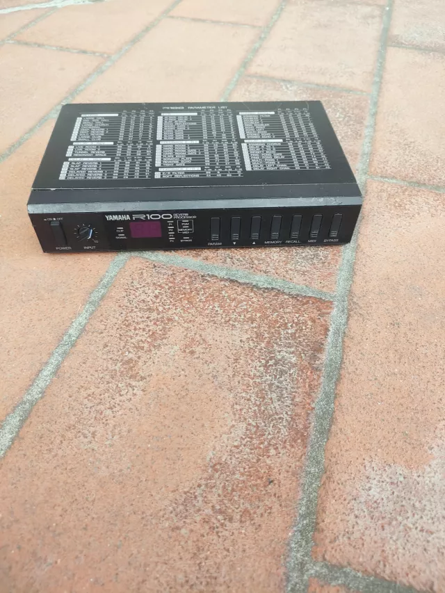 YAMAHA R-100