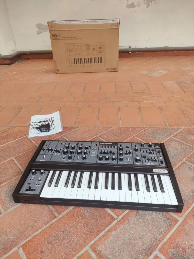 BEHRINGER MS 5