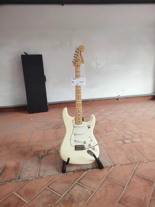 FENDER STRATOCASTER AMERICAN SPECIAL 2016