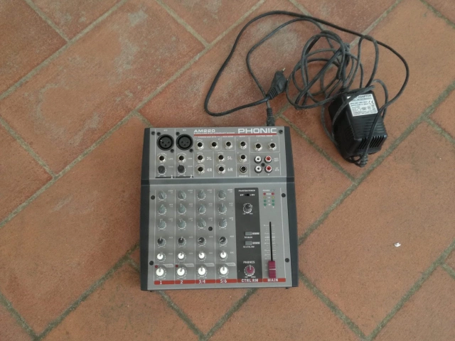 PHONIC AM 220